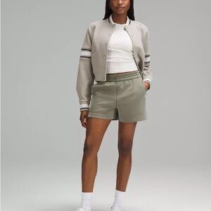 NWT Lululemon Softstreme Shorts Size 2